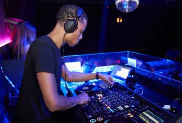 Comment sonoriser une discothèque ?